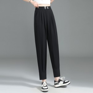 Lady’s pants cropped pants